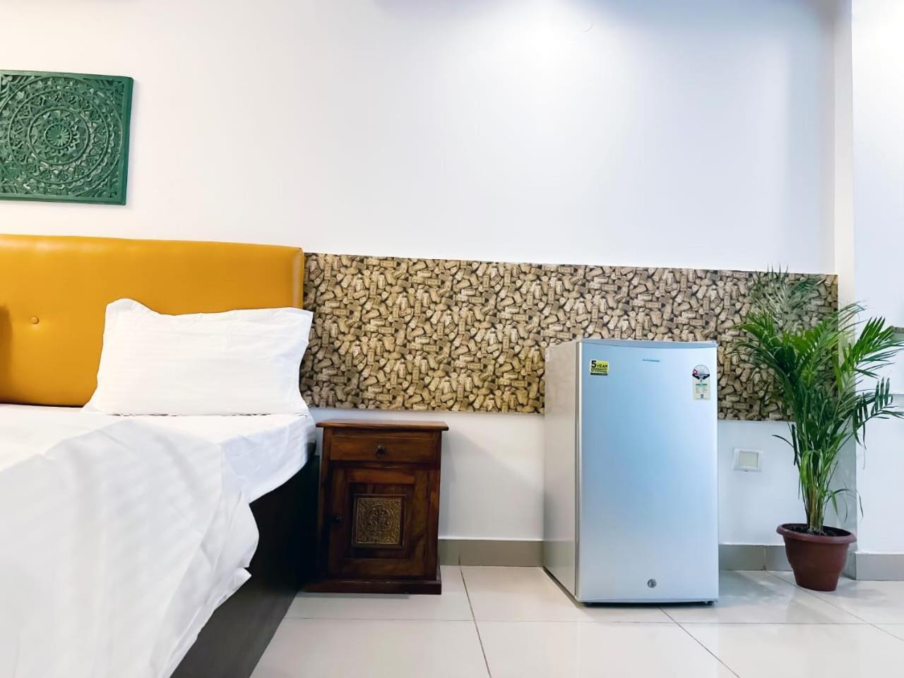 Hotel Blueberry Nuova Delhi Esterno foto