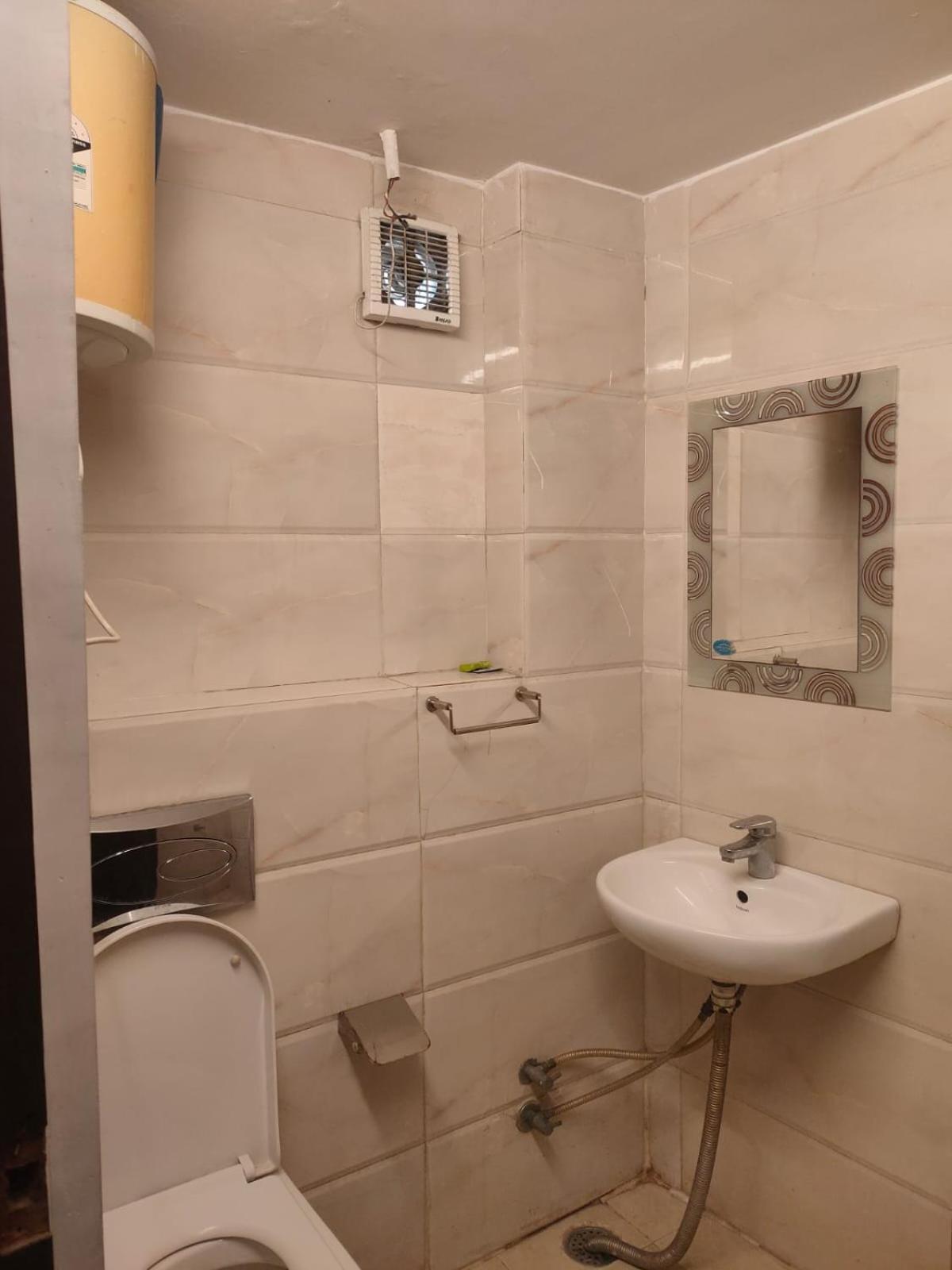 Hotel Blueberry Nuova Delhi Esterno foto